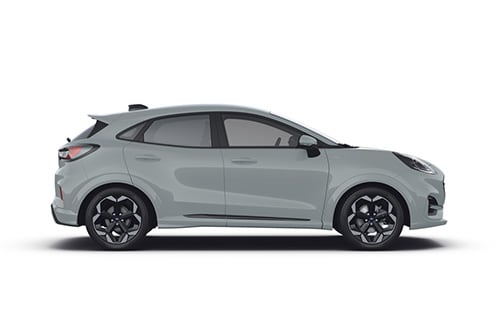 Een zilveren Ford Puma Mild Hybrid auto.