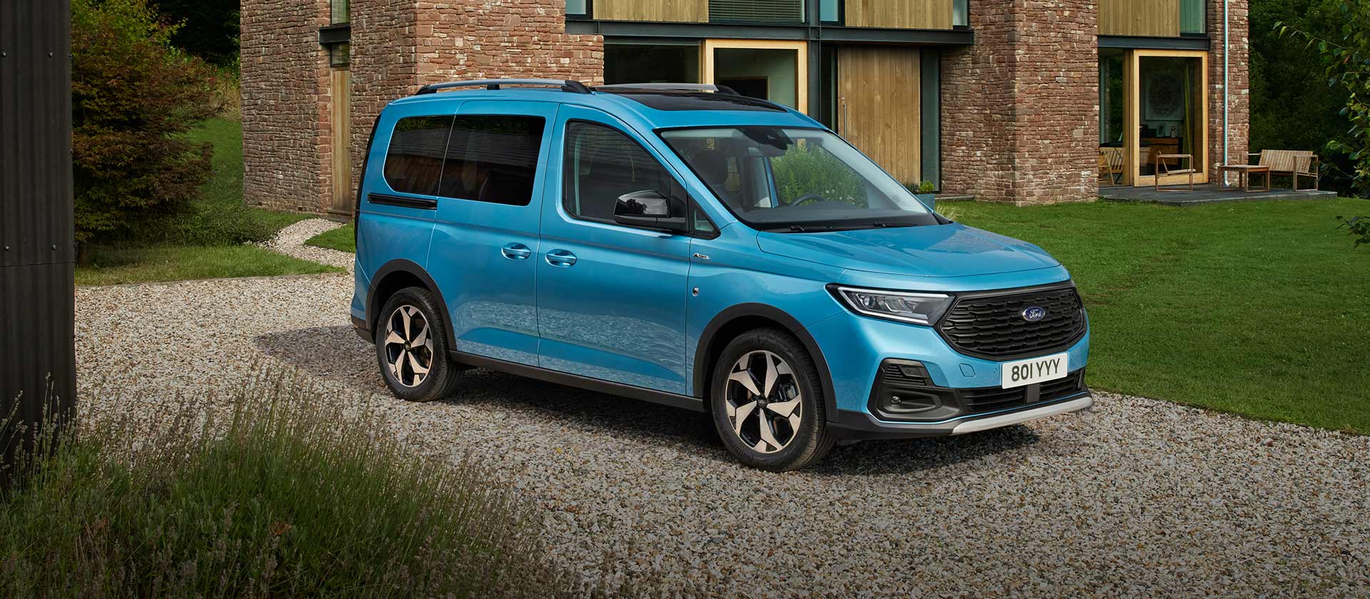 Ford Tourneo Connect Active driekwart vooraanzicht.