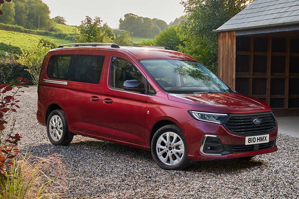 Ford Tourneo Connect driekwart vooraanzicht.