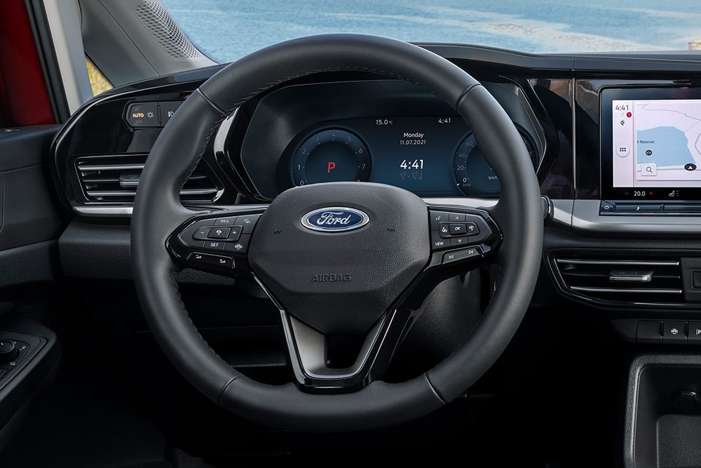 Interieur van de Ford Tourneo Connect met het dashboard.