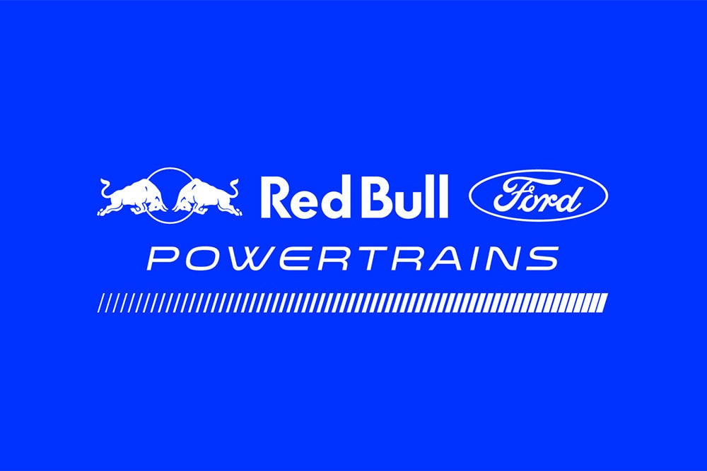 Red Bull Ford Powertrains-logo voor Formule 1 op een blauwe achtergrond