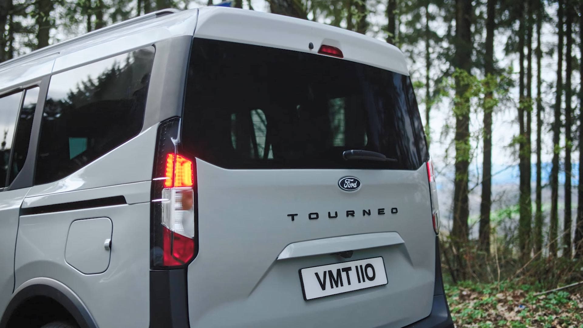 Ford E-Tourneo Courier Active achterkant