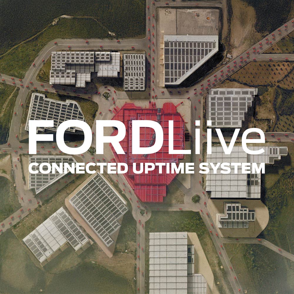 Luchtfoto van een Ford-faciliteit met het FordLiive-logo.
