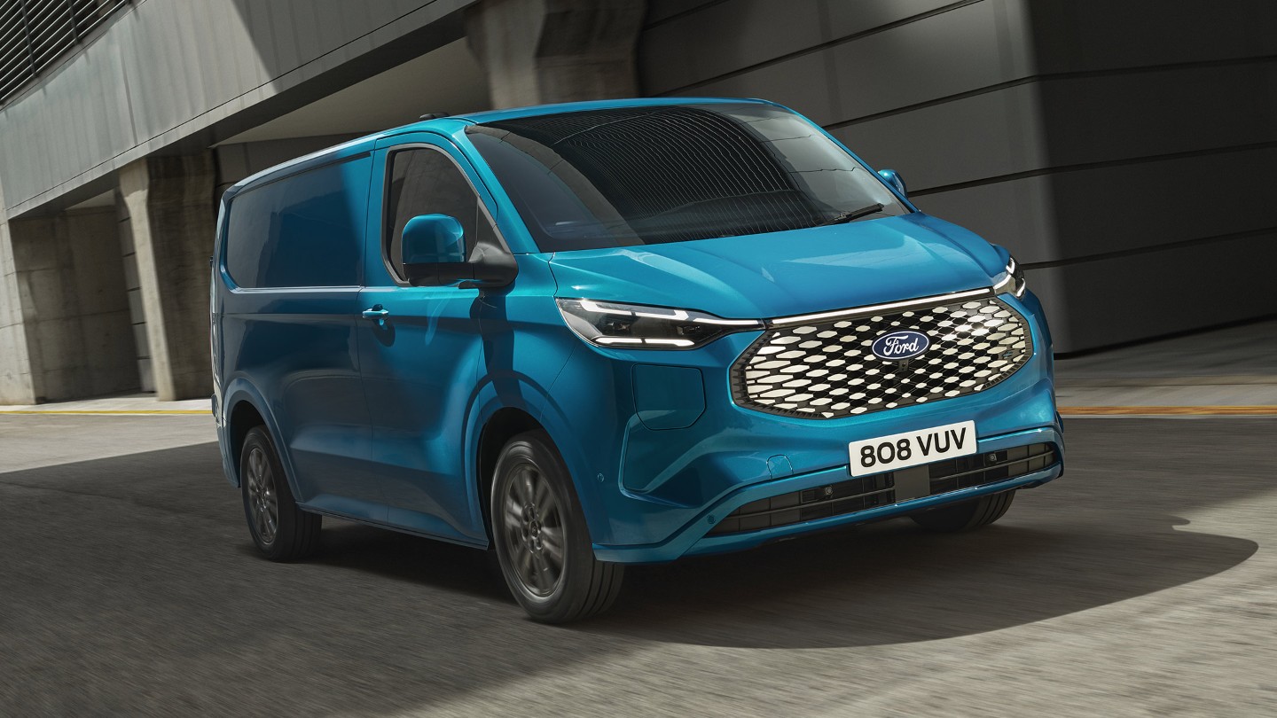 Ford Transit Custom Titanium 3/4 vooraanzicht