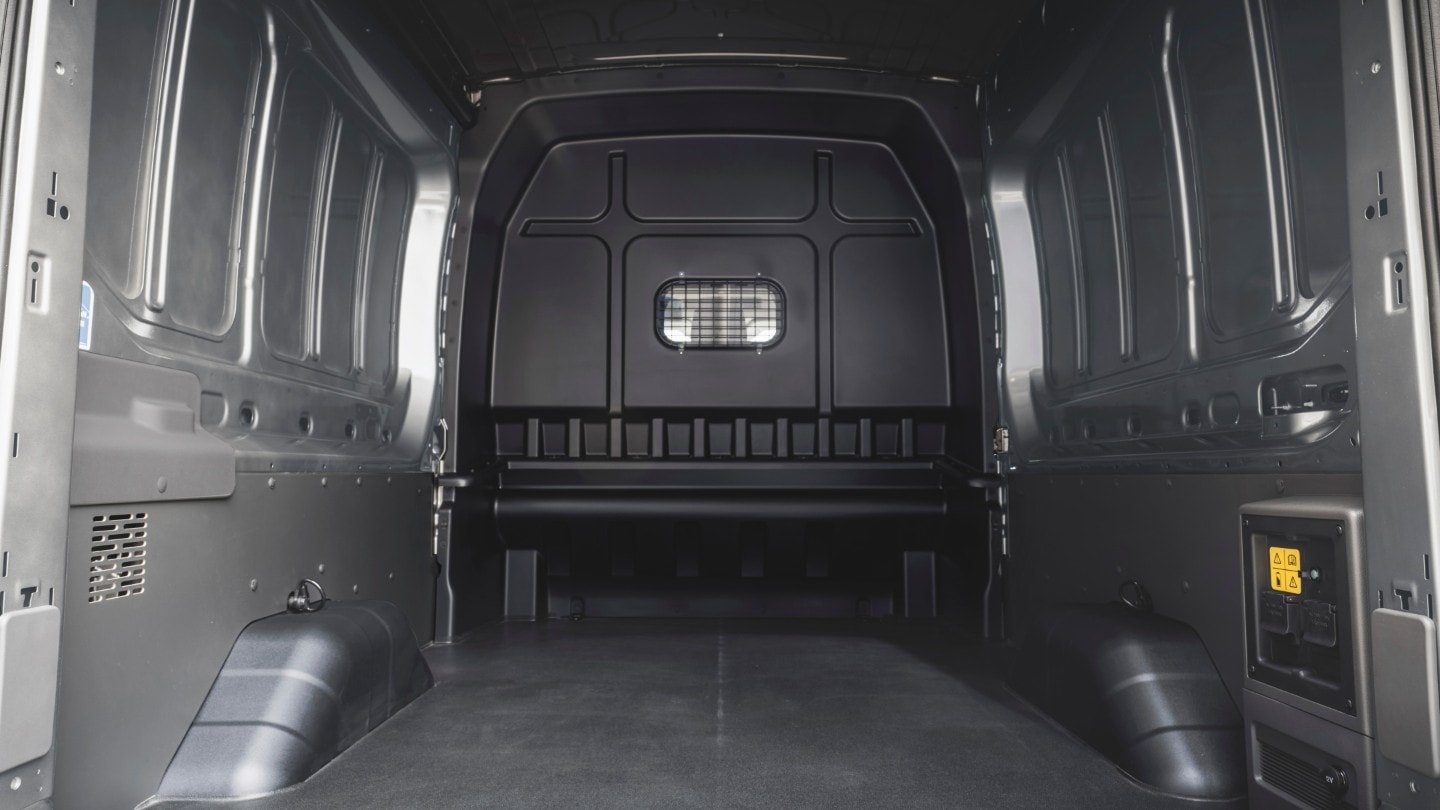 Ford E-Transit Double-Cab-in-Van loadspace