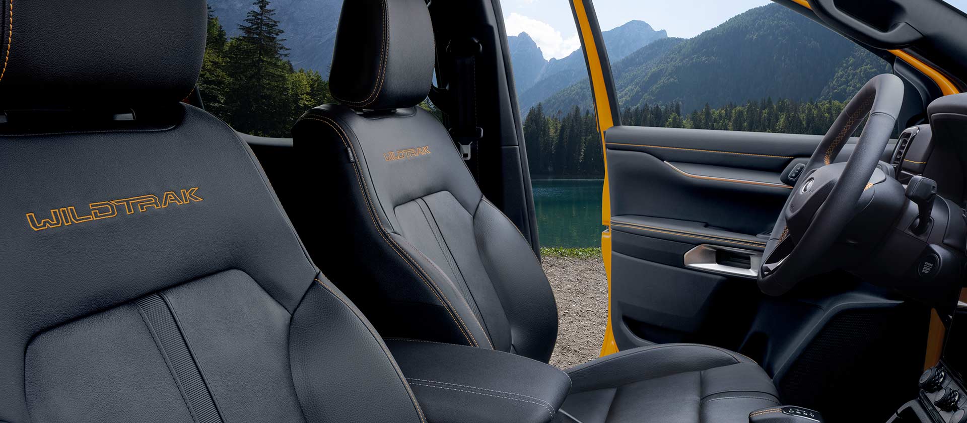 Voorzetels van de Ford Ranger Wildtrak met zes- of achtvoudig verstelbare bestuurderszetel.