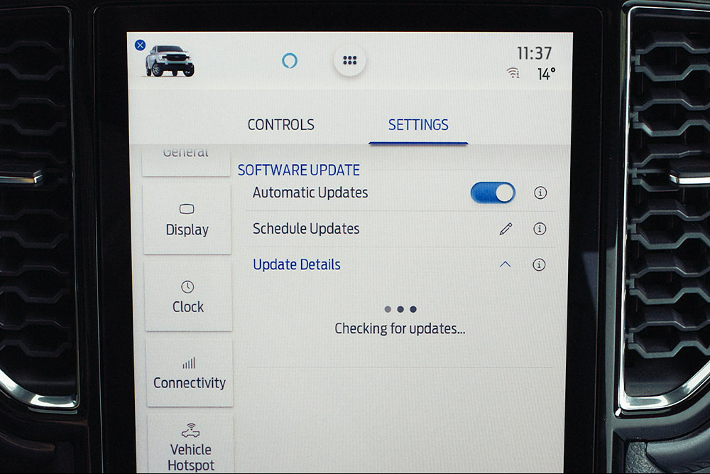 Ford Ranger-touchscreen met instellingen voor draadloze softwareupdates.