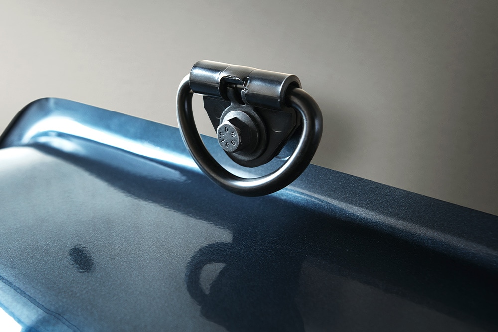 Close-up van een sjoroog van de Ford Transit bestelwagen.