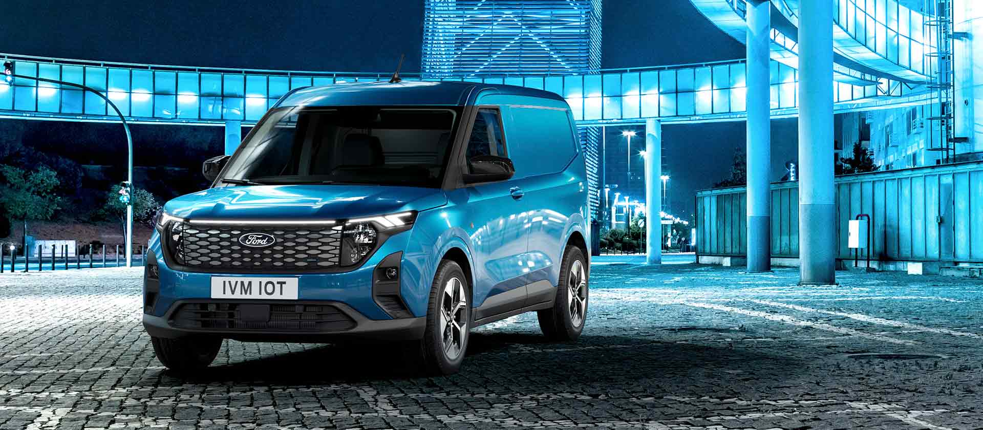 Ford E-Transit Courier Vooraanzicht Blauw