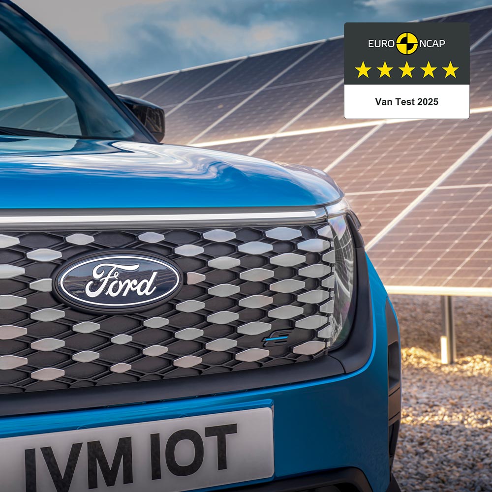 Ford E-Transit Courier grille en badge blauw