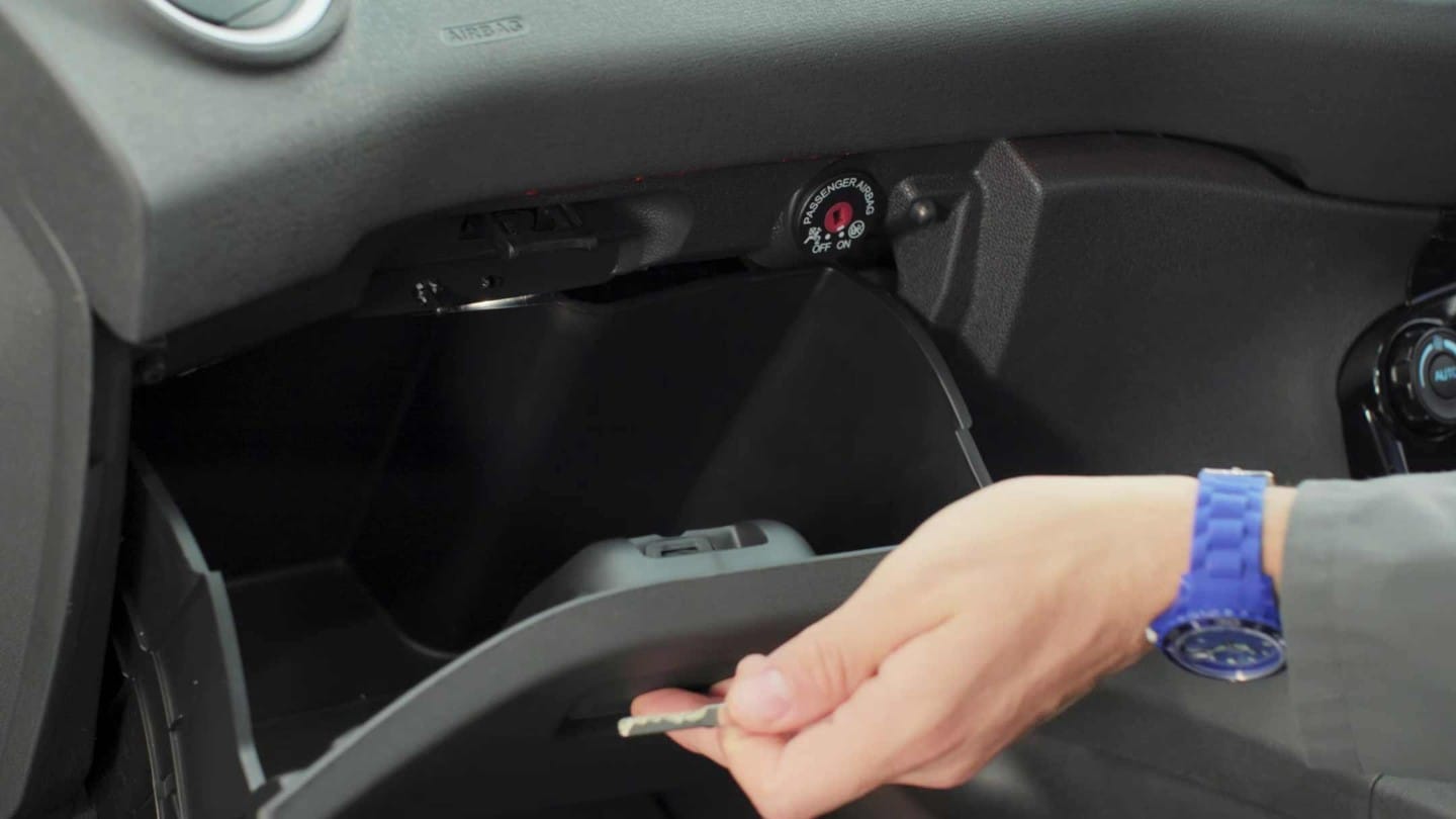 Hoe deactiveert u de airbag van de voorpassagier? Ford BE